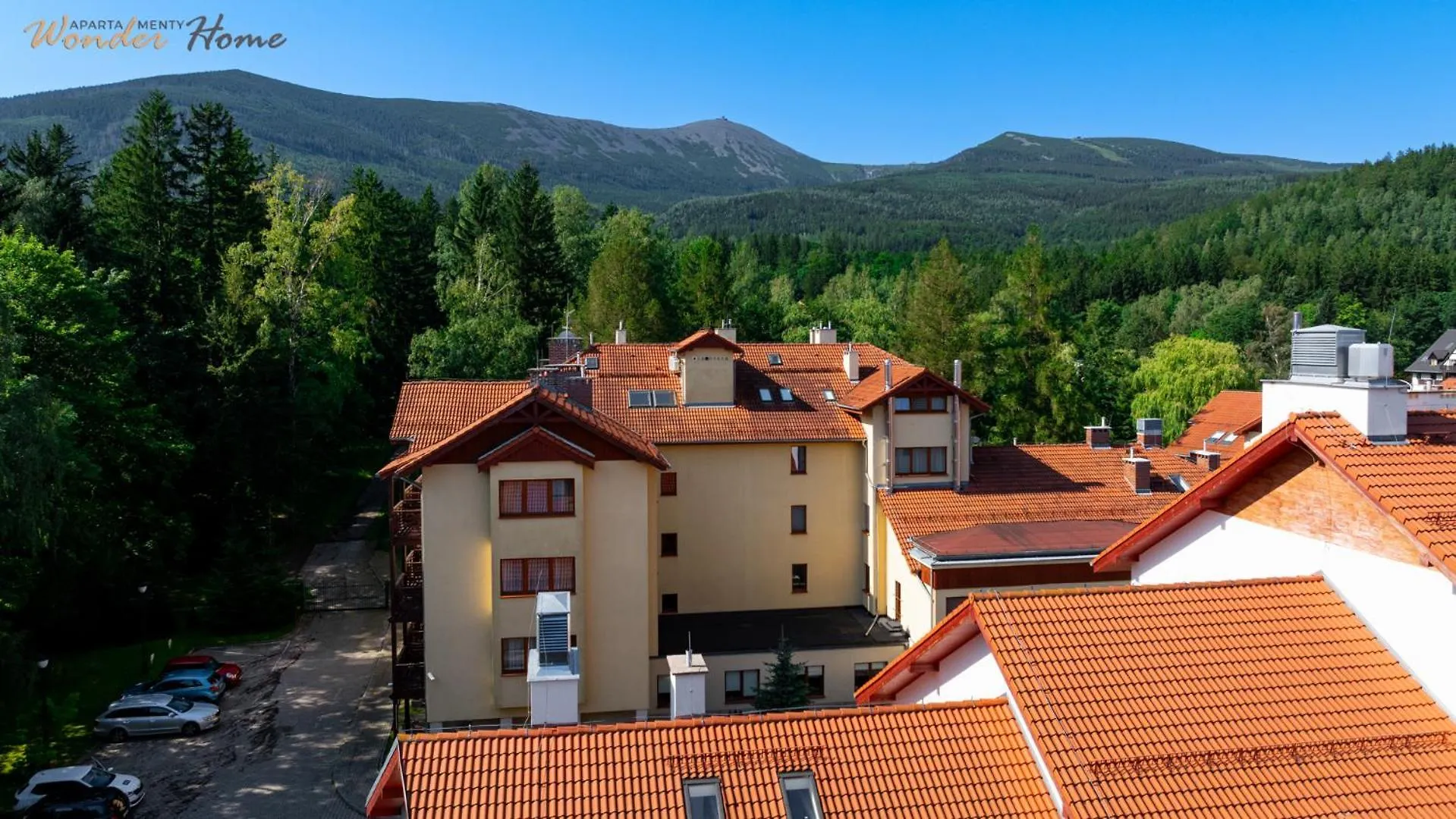 Wonder Home - Apartament Cud Malina Z Kominkiem, Klimatyzacja I Widokiem Na Karkonosze, Blisko Centrum, Stoku, Restauracji, Aquaparku Karpacz 0*,  Poland